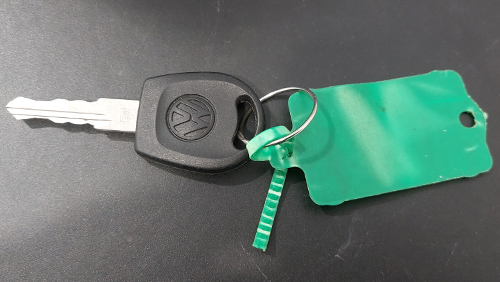 Clé Volkswagen avec étiquette verte