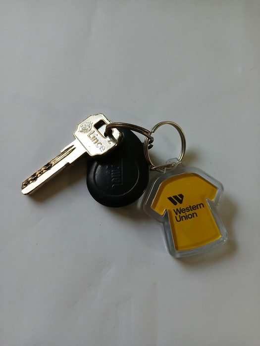 Trousseau de clé noir et Western Union avec 1 clé